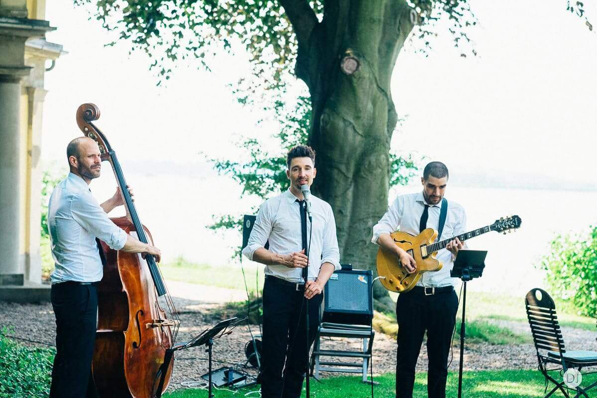 Trio als Band auf einem Sommerfest